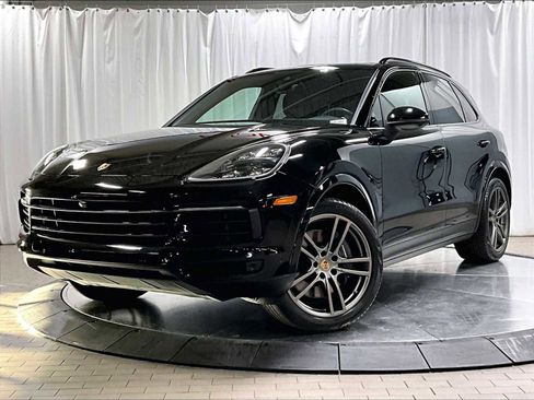 Used 2022 Porsche Cayenne image 1