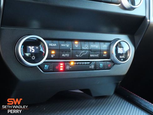 Used 2021 Ford Expedition Limited image 21