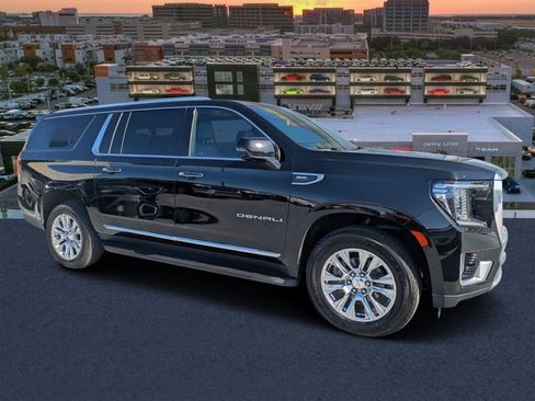 Used 2024 GMC Yukon XL Denali image 1