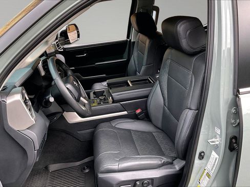 Used 2024 Toyota Tundra Limited image 26