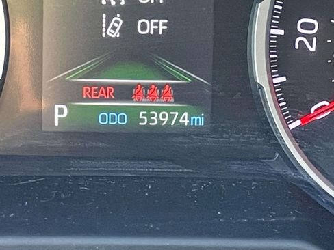 Used 2021 Toyota RAV4 XLE image 18