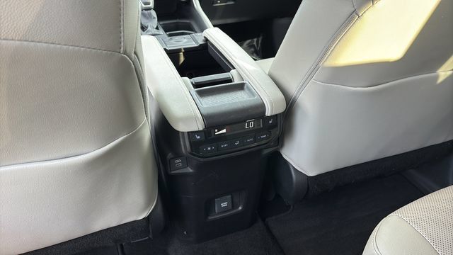 Used 2024 Toyota Grand Highlander AWD Hybrid image 20