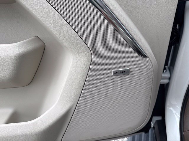 Used 2025 GMC Yukon XL Denali w/ Sun & Power Step Package AWD/4WD image 19