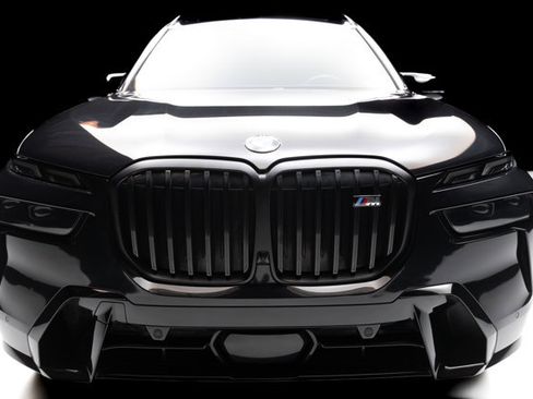 Used 2024 BMW X7 M60i w/ Executive Package image 34