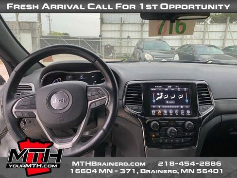 Used 2021 Jeep Grand Cherokee Laredo X AWD/4WD image 11