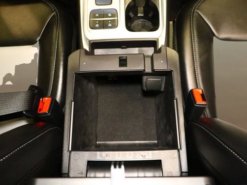 Used 2023 Ford Explorer XLT w/ Equipment Group 202A image 30