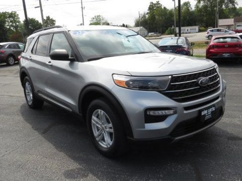 Certified 2022 Ford Explorer XLT w/ Equipment Group 202A image 1