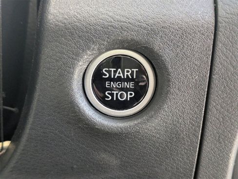 Used 2024 Nissan Frontier SL w/ Technology Package image 32