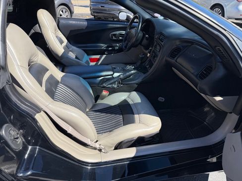 Used 1998 Chevrolet Corvette Coupe w/ Memory Pkg image 65