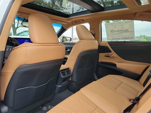New 2025 Lexus ES 350 Ultra Luxury image 14