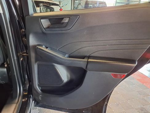 Used 2022 Ford Escape SE w/ Cold Weather Package AWD/4WD image 10
