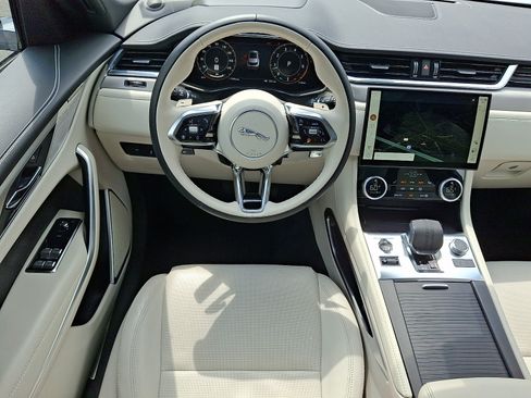 Used 2026 Jaguar F-PACE R-Dynamic S AWD/4WD image 4