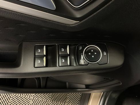 Used 2020 Ford Escape SE image 17