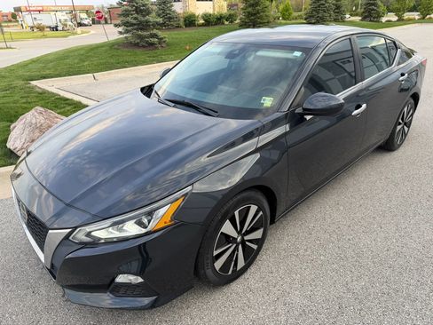 Used 2021 Nissan Altima 2.5 SV FWD image 3