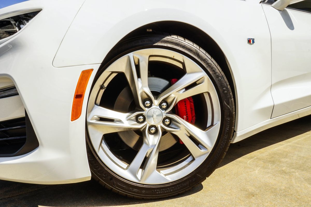 Used 2023 Chevrolet Camaro SS RWD image 6