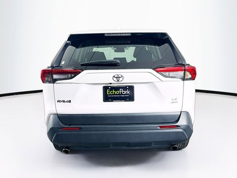 Used 2024 Toyota RAV4 LE image 7