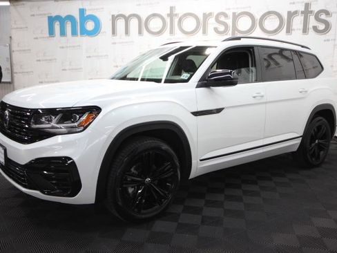Used 2022 Volkswagen Atlas SEL R-Line image 2