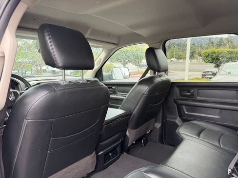 Used 2017 RAM 2500 Tradesman w/ Chrome Appearance Group AWD/4WD image 29