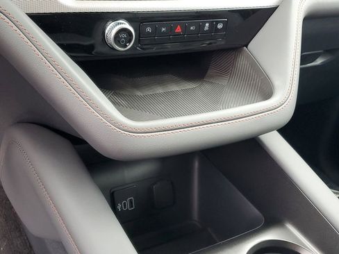 New 2026 Ford Explorer Active w/ Active Comfort Package AWD/4WD image 21