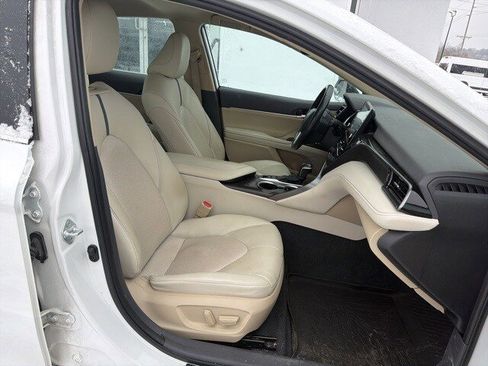 Used 2022 Toyota Camry XLE image 31