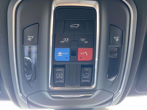 New 2025 Jeep Grand Cherokee Altitude w/ Trailer Tow Package image 30