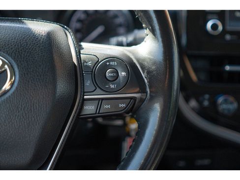 Used 2024 Toyota Camry SE FWD image 6