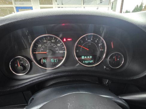 Used 2018 Jeep Wrangler Unlimited Sport S image 16