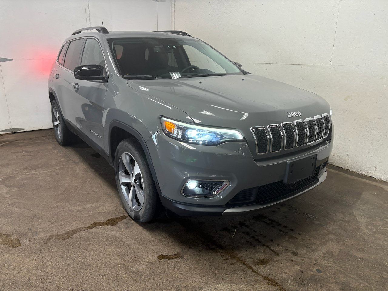 Used 2022 Jeep Cherokee Limited w/ Mopar Interior Package AWD/4WD image 1