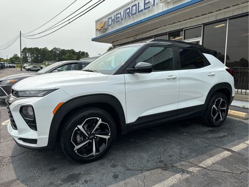 Used 2023 Chevrolet TrailBlazer RS w/ Sun and Liftgate Package AWD/4WD image 6