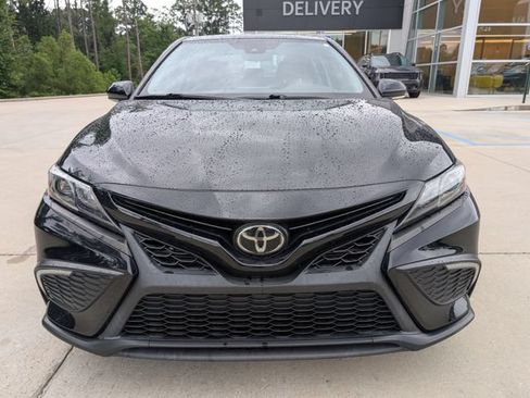 Used 2022 Toyota Camry SE FWD image 8