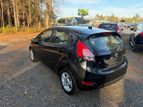 Used 2015 Ford Fiesta SE image 4