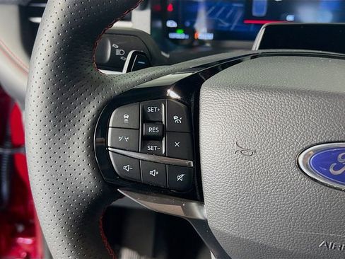 Used 2025 Ford Explorer ST image 16