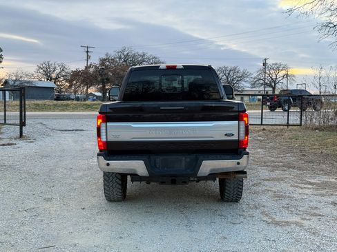 Used 2019 Ford F250 King Ranch w/ King Ranch Ultimate Package image 4