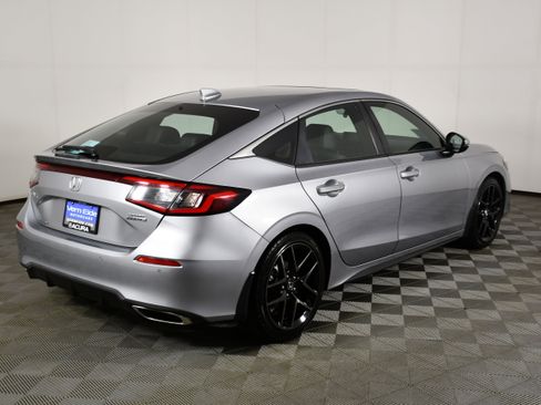 Used 2022 Honda Civic Sport Touring image 6