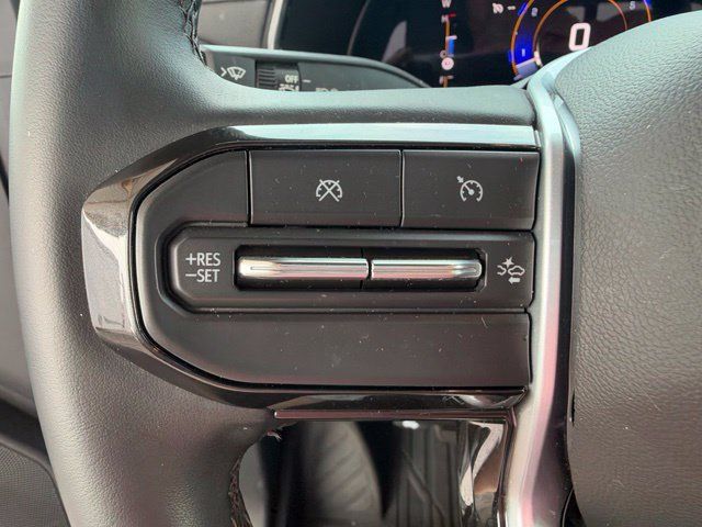Used 2023 Chevrolet Colorado LT w/ LT Convenience Package II AWD/4WD image 16