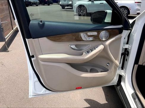 Used 2019 Mercedes-Benz GLC 300 image 23
