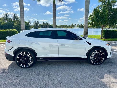 Used 2024 Lamborghini Urus S AWD/4WD image 5