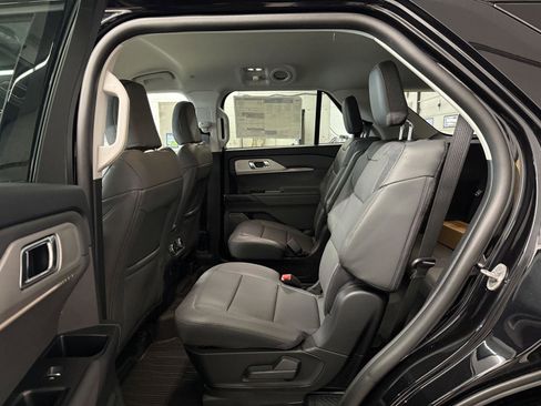 New 2026 Ford Explorer Active w/ Active Comfort Package image 19