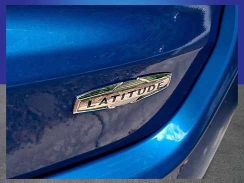 Used 2024 Jeep Compass Latitude AWD/4WD image 7
