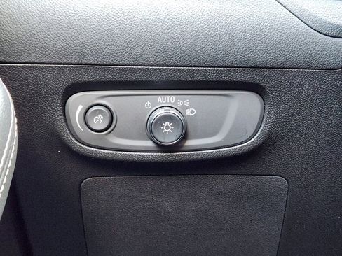 Certified 2025 Buick Encore GX Preferred FWD image 22