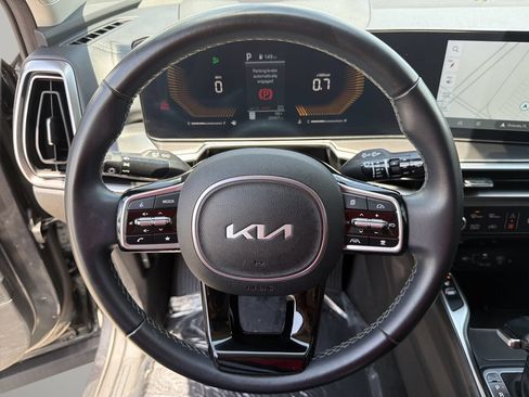 Used 2025 Kia Sorento S FWD image 30