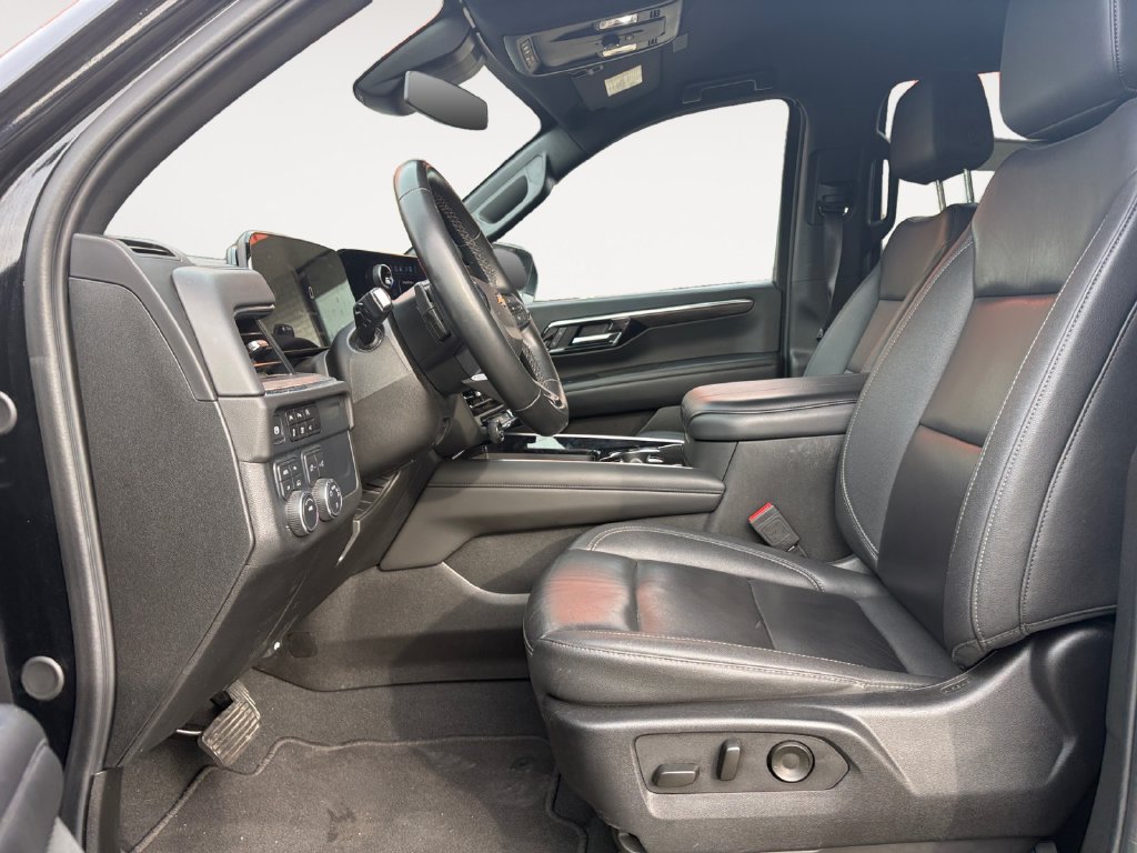 Used 2025 Chevrolet Tahoe LT AWD/4WD image 9