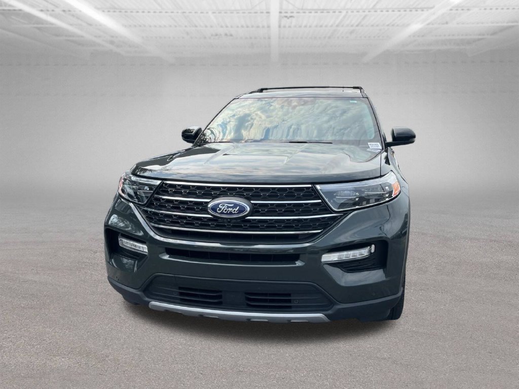 Used 2024 Ford Explorer XLT w/ Equipment Group 202A AWD/4WD image 2