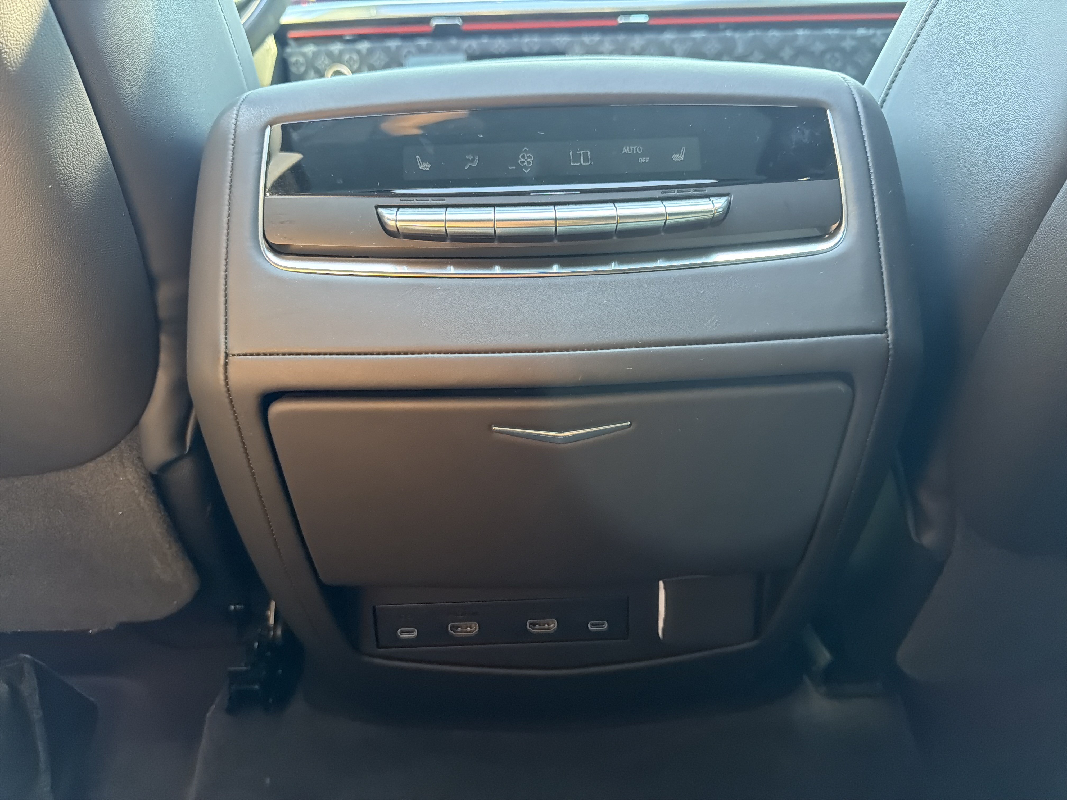 Used 2026 Cadillac Escalade Platinum Sport w/ LPO, ONYX Package AWD/4WD image 69