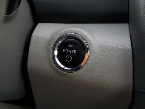 Used 2011 Toyota Camry Hybrid image 18