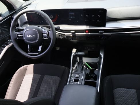 Used 2024 Kia Sorento LX FWD image 17
