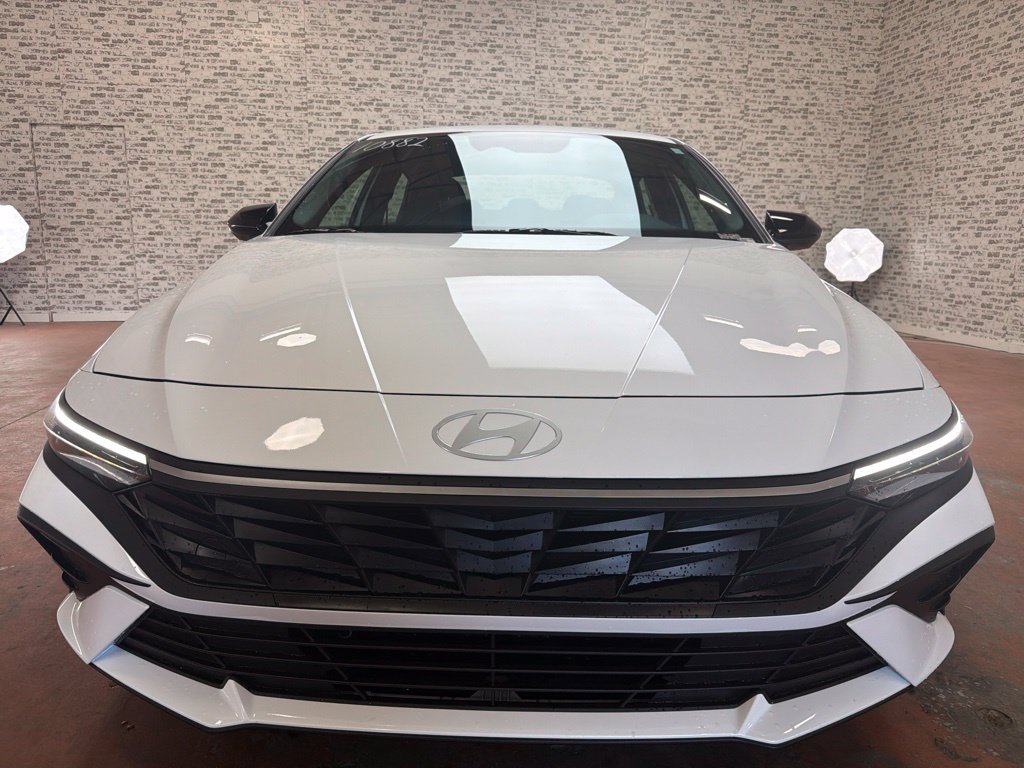 New 2026 Hyundai Elantra SEL Sport FWD image 2