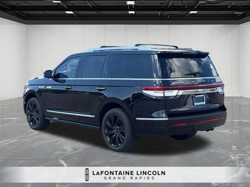 Certified 2022 Lincoln Navigator Reserve AWD/4WD image 3