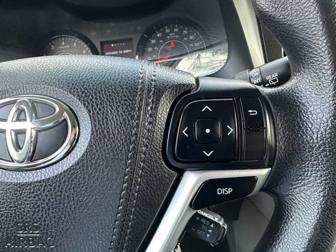 Used 2017 Toyota Sienna LE image 26