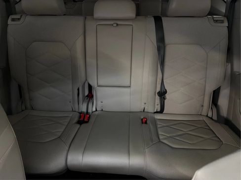 Used 2024 Volkswagen Atlas SE AWD/4WD image 47